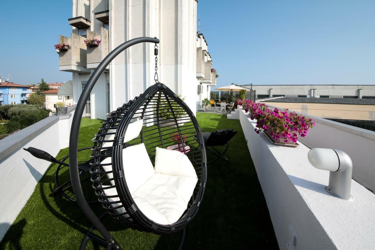 Sunseeker - 80 Mq Di Terrazzo Da Sogno Desenzano del Garda Eksteriør billede