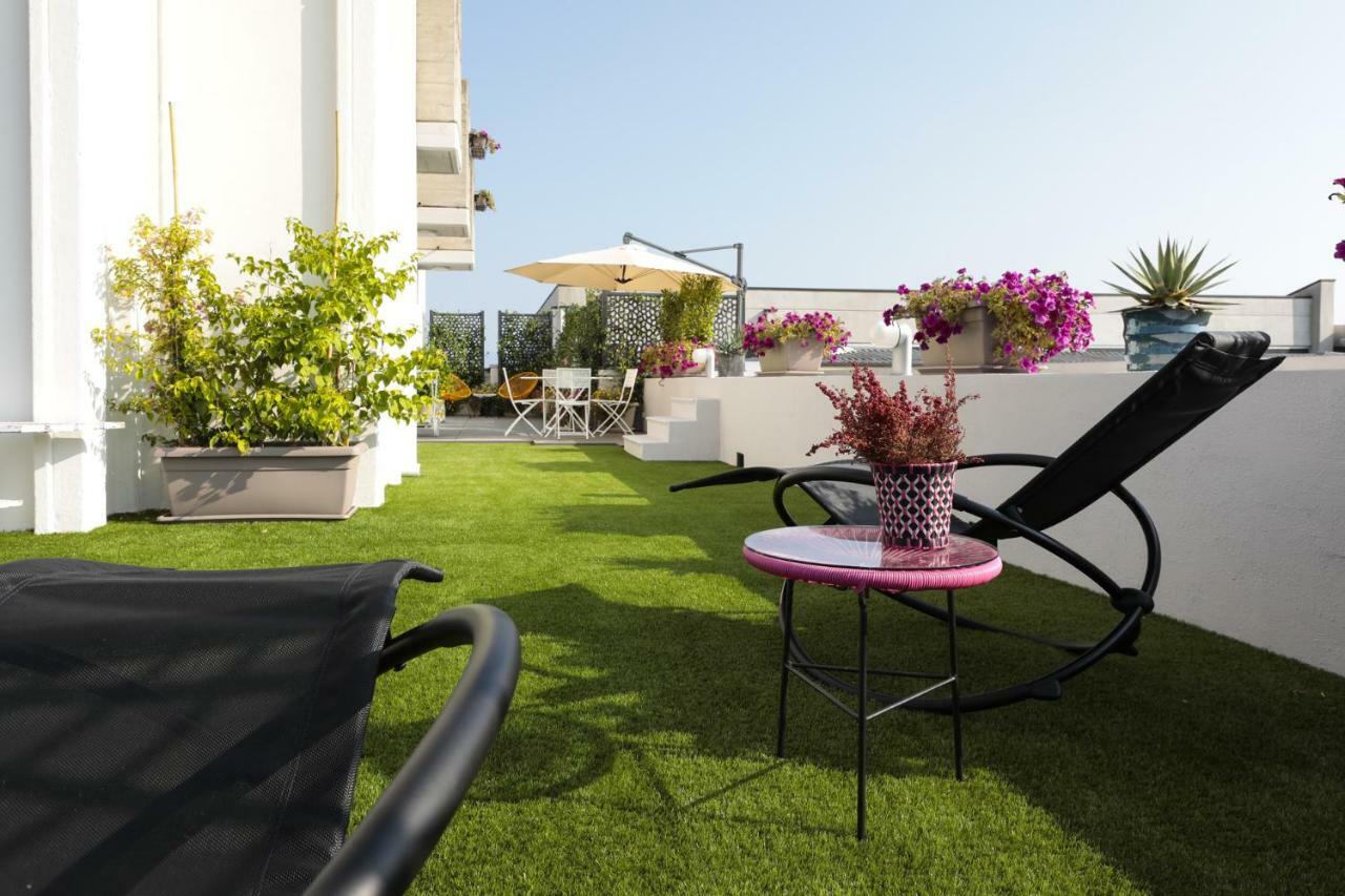 Sunseeker - 80 Mq Di Terrazzo Da Sogno Desenzano del Garda Eksteriør billede